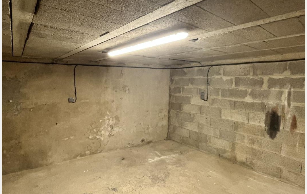 ACTIVA : Autres | MEZE (34140) | 20 m2 | 208 € 