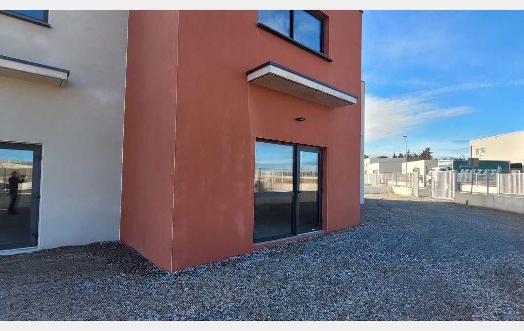ACTIVA : Local / Bureau | MEZE (34140) | 99 m2 | 990 € 