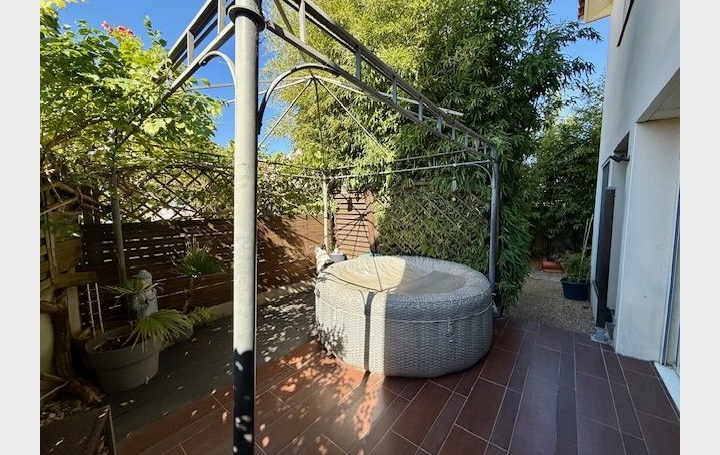 Villa   MAUGUIO  155 m2 649 000 € 
